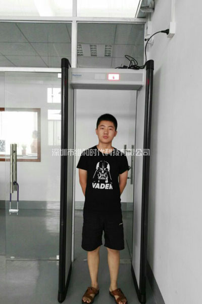 深圳大型手機(jī)制造廠采購(gòu)維和時(shí)代代理的Rapiscan METOR6S進(jìn)口金屬探測(cè)安檢門[圖文]