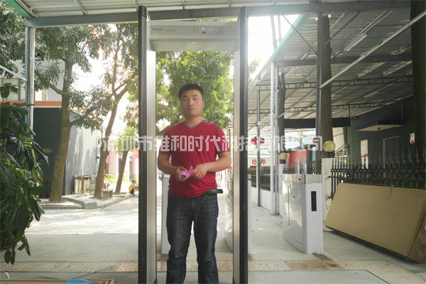 成都君客木業(yè)及新美麗點(diǎn)鞋業(yè)相繼從我司采購(gòu)METOR6S進(jìn)口金屬安檢門保安全[圖文]