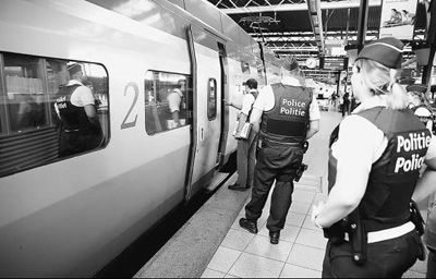 提升安檢門(mén)通道檢查力度 比法加強(qiáng)安檢(圖)