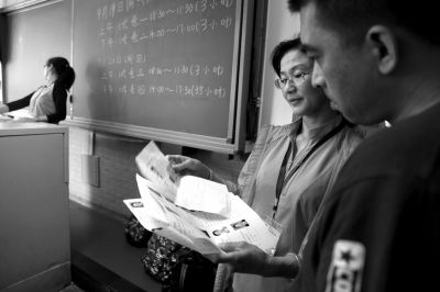 史上最嚴(yán)司法考試：人臉識(shí)別補(bǔ)充金屬探測(cè)儀檢測(cè)不足(圖)