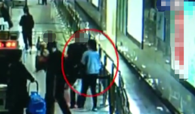 X光機(jī)廠家:女子拒絕過(guò)地鐵安檢不配合檢查是違法行為!.png X光機(jī)廠家:女子拒絕過(guò)地鐵安檢不配合檢查是違法行為!.png