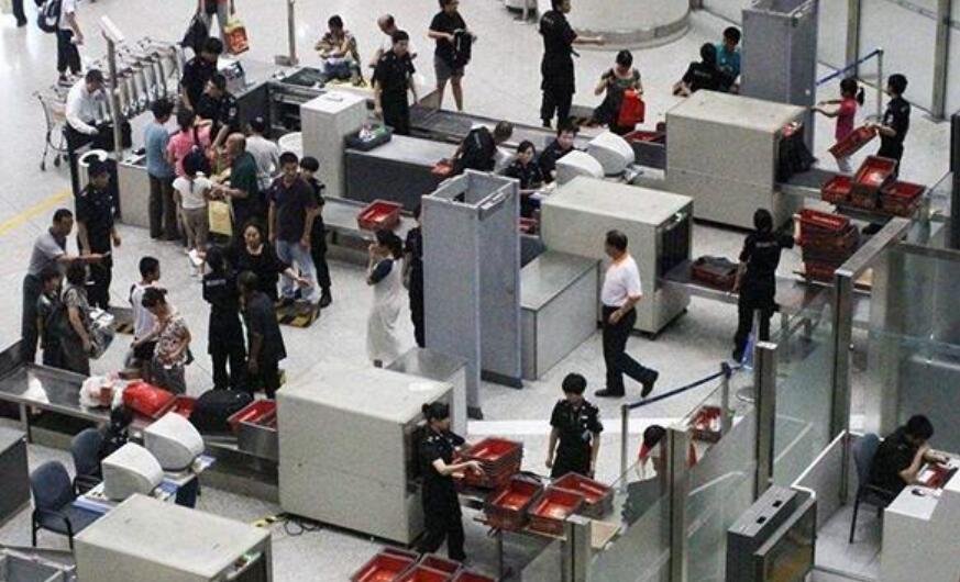 購買安檢門要點(diǎn)多，找對(duì)金屬探測(cè)安檢門廠家很重要